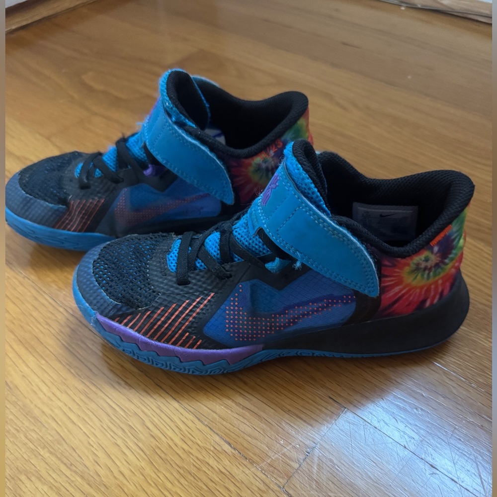 Nike Kyrie Flytrap 5 Boys Youth Tie Dye Shoes Sneakers